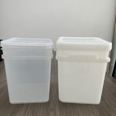 Zilkschermdruk 10L 20L Vierkant Plastic Bucket met deksel en polypropyleen materiaal