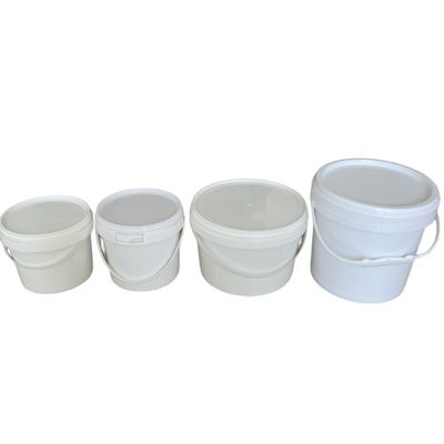 Plastic popcorn emmer met een gemakkelijk open handvat en deksel met een capaciteit van 1-5 gallon