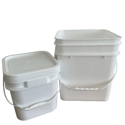 Plastic Handle Square Bucket met deksel 4 Gallon Capaciteit Witte kleur en cosmetisch ontwerp