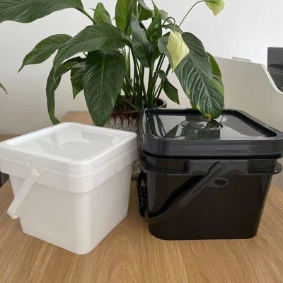 2 liter vierkante plastic emmer met deksel en handvat GAP/ISO/FDA gecertificeerde emmer