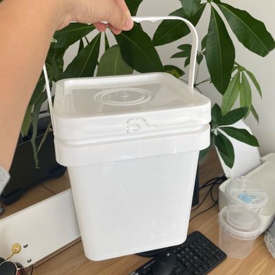 Kleurrijke, op maat gemaakte vierkante container met deksel en handvat GAP/ISO/FDA Certified Perfect