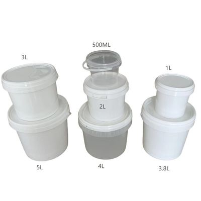 Ronde of vierkantvormige containers met gemakkelijk te openen plastic badjes en deksel voor levensmiddelen
