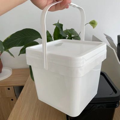 Aanpassen van vierkante plastic container voor chemische opslag en transport