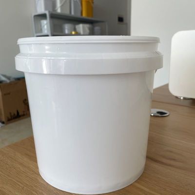 Chemische 4L plastic emmer met deksel en handvat plastic container