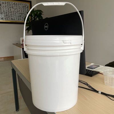 Recyclen Aanpassen 15L Plastic Bucket met deksel en sterke emmer met metalen handvat
