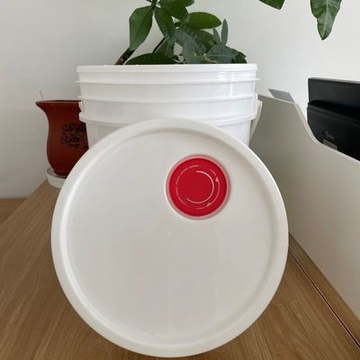 Aanpassen 1-25L Plastic Bucket met deksel en handle Duurzame anti-impact opslagoplossing