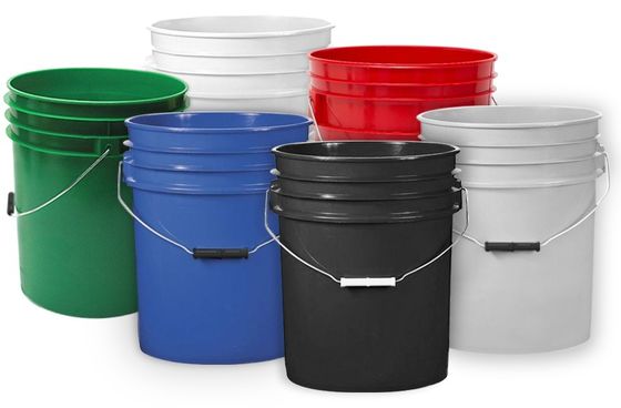 Makkelijk open en dicht deksel plastic emmer in 3L-25L maten voor aangepaste toepassingen